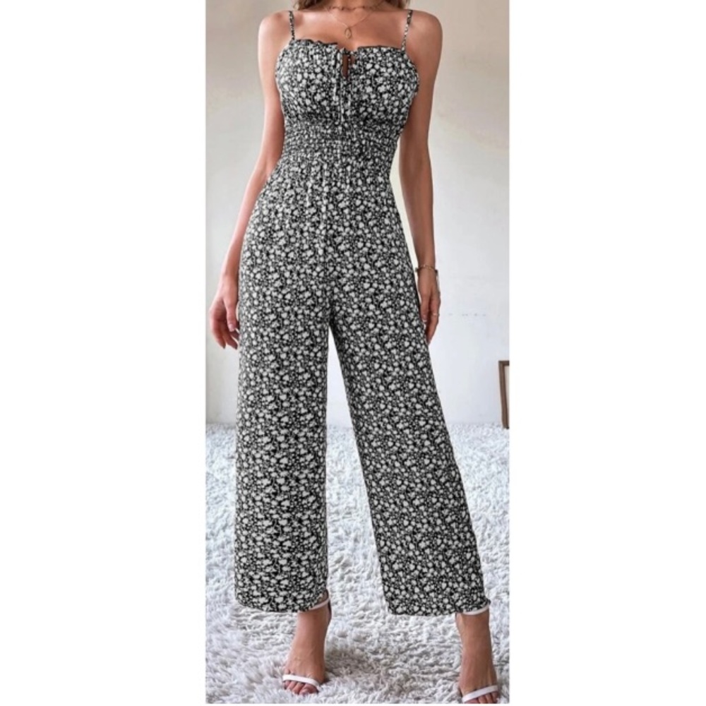 NWOT FLORAL SHIRRED WAIST TIE FRONT JUMPSUIT! NEVER WORN! - Picture 5 of 5